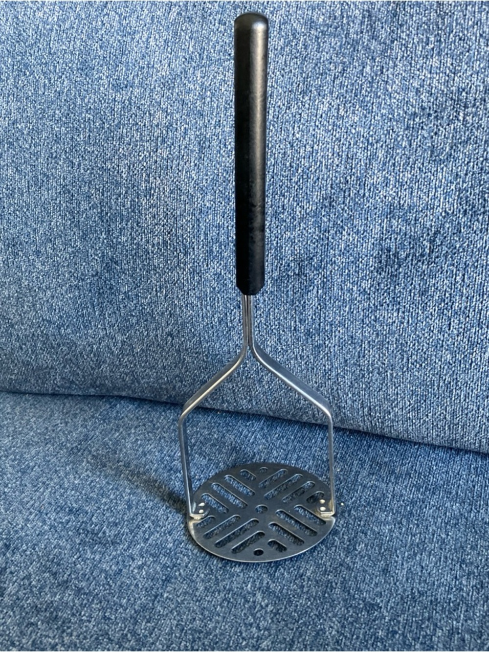 VINTAGE EKCO FORGE STAINLESS STEEL POTATO MASHER 9.5 INCHES LONG Made in USA